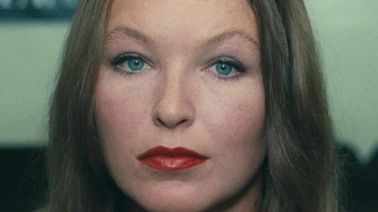 Dos o tres cosas que yo sé de ella - Fondo