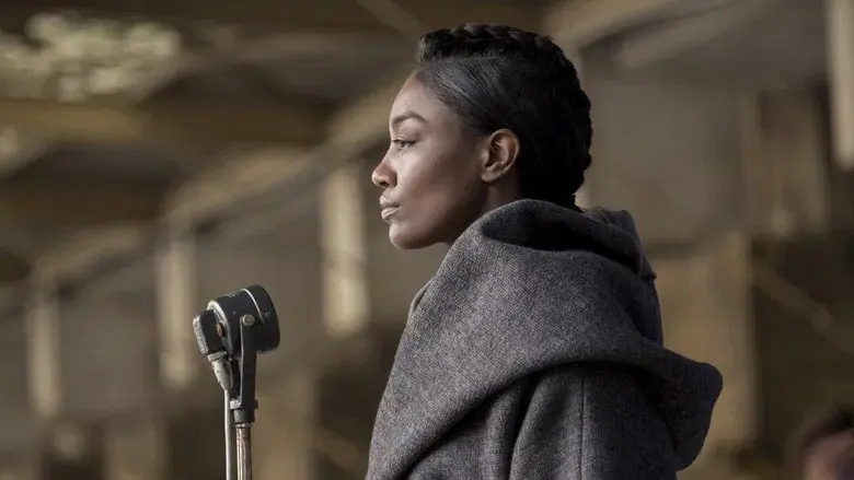 Los Juegos del Hambre: Sinsajo - Parte 2 - Fondo