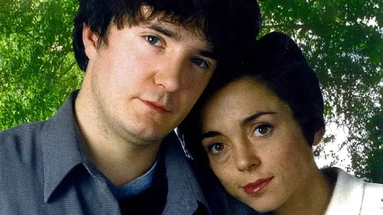 How Do You Want Me? - Fondo