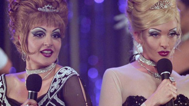 Connie y Carla - Fondo