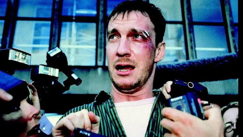 Divorcing Jack (I.R.A. y paz) - Fondo