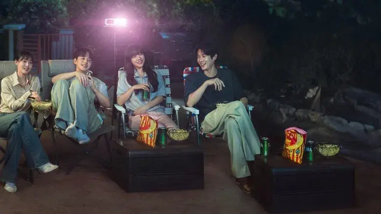 Luces, cámara, ¡amor! - Fondo