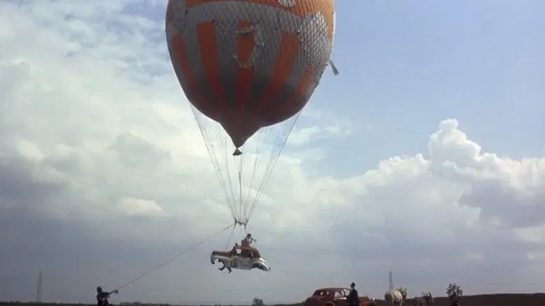 La sala de estar con cama - Fondo