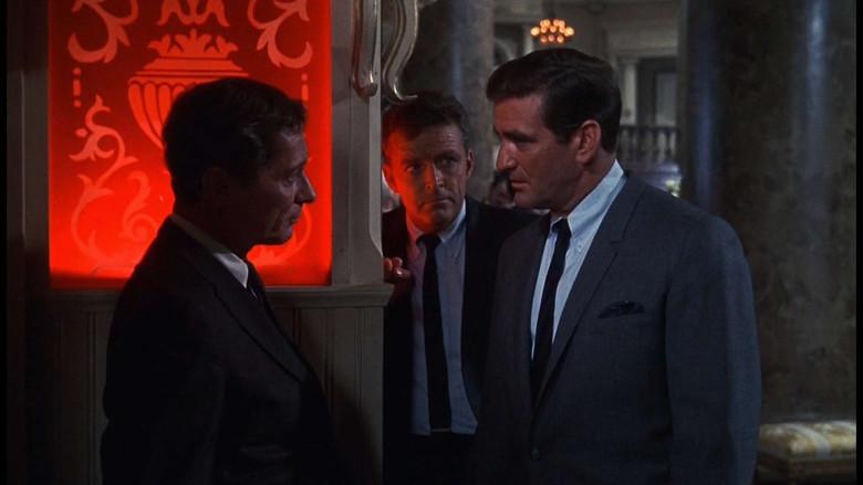 Intriga en el Gran Hotel - Fondo