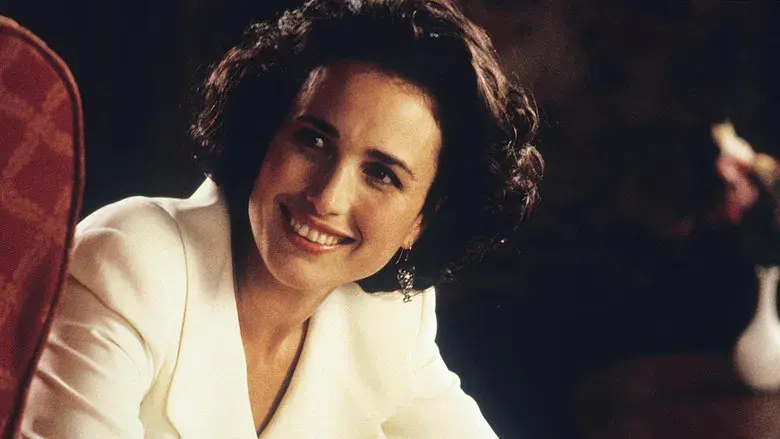 Cuatro bodas y un funeral - Fondo