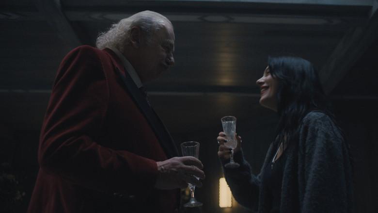 Algo vivo, algo muerto, algo robado, algo rojo