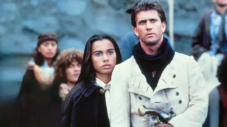 Motín a bordo - Fondo