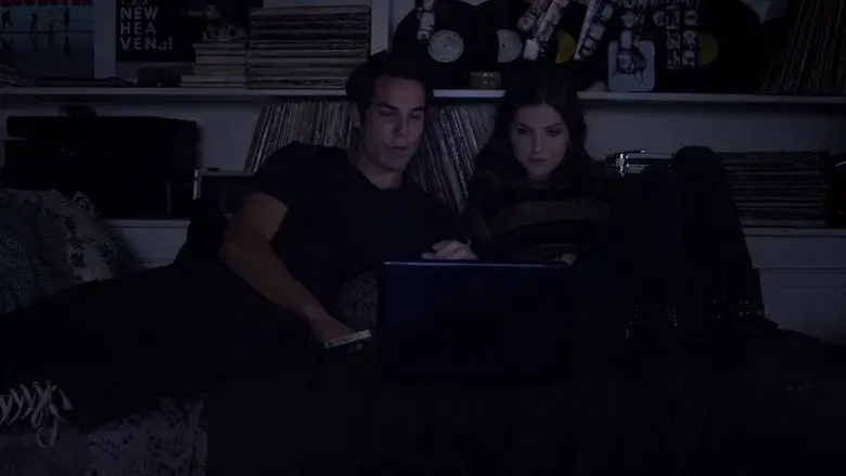 Dando la nota - Fondo