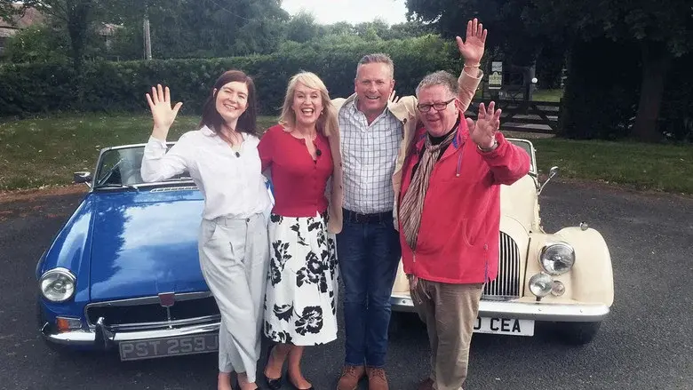 Celebrity Antiques Road Trip - Fondo