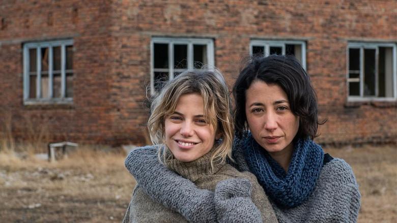 La muerte no existe y el amor tampoco - Fondo