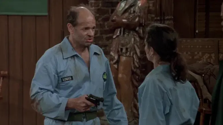 La gerente del bar, el psiquiatra, su esposa y el amante de ella