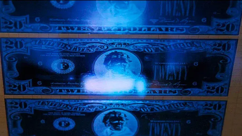 Vivir y morir en Los Ángeles - Fondo