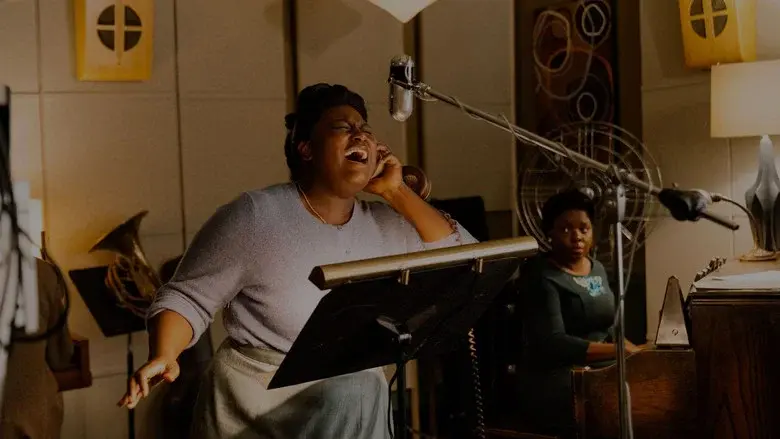 Robin Roberts Presents: Mahalia - Fondo