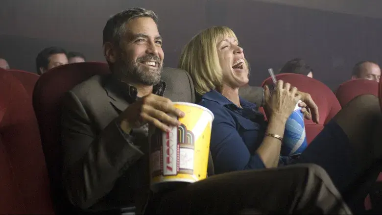 Quemar después de leer - Fondo