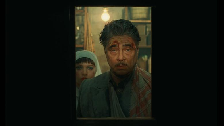 La trama fenicia - Fondo