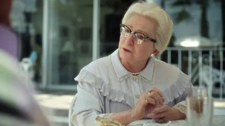 Detrás del candelabro - Fondo