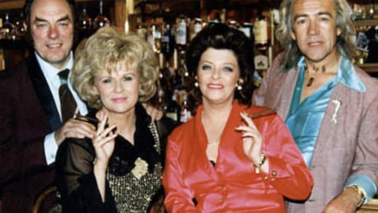 Brazen Hussies - Fondo