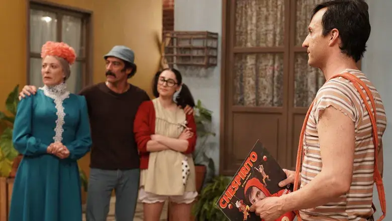 Chespirito: Sin querer queriendo - Fondo