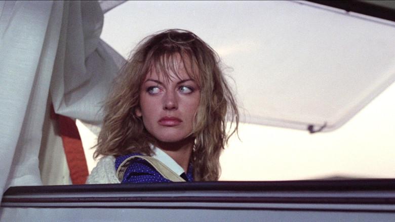 La chica del pijama amarillo - Fondo