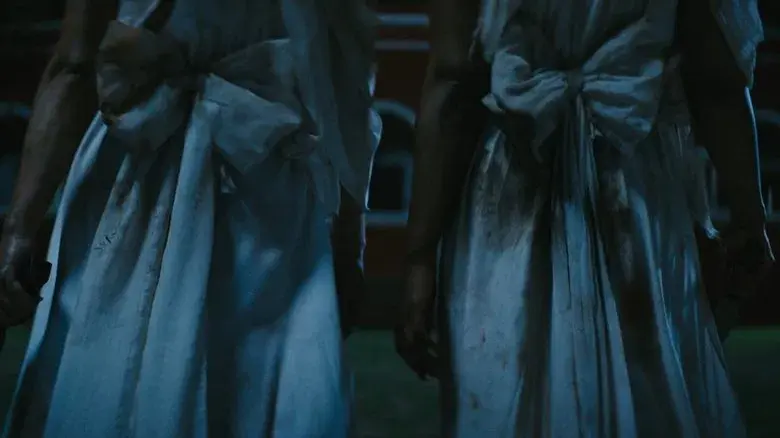 Parpadea dos veces - Fondo