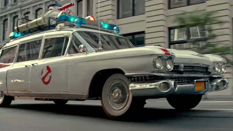 Cazafantasmas: Imperio helado - Fondo