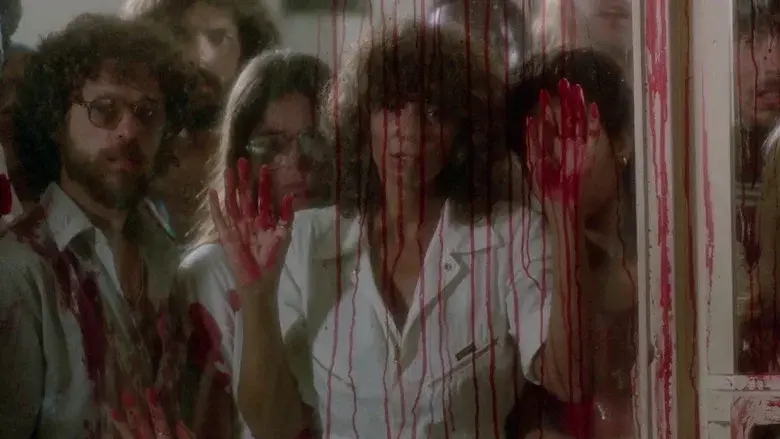 Piraña II: Los vampiros del mar - Fondo