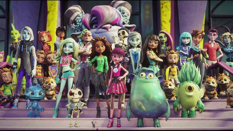 Monster High: Electrificadas - Fondo