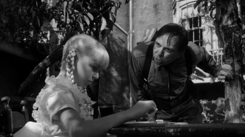 La mala semilla - Fondo