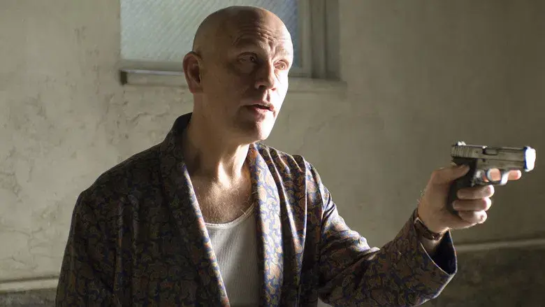 Quemar después de leer - Fondo