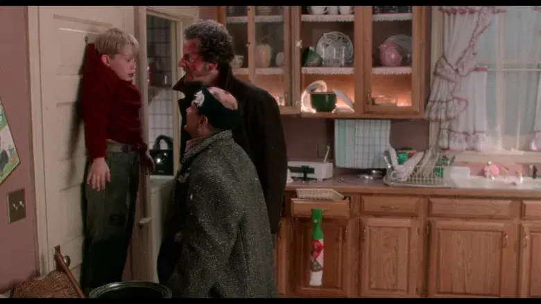 Solo en casa - Fondo