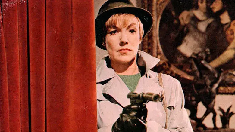 Desapareció un Espía - Fondo