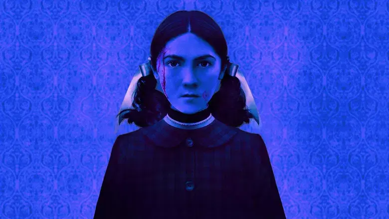 La huérfana: Primer asesinato - Fondo