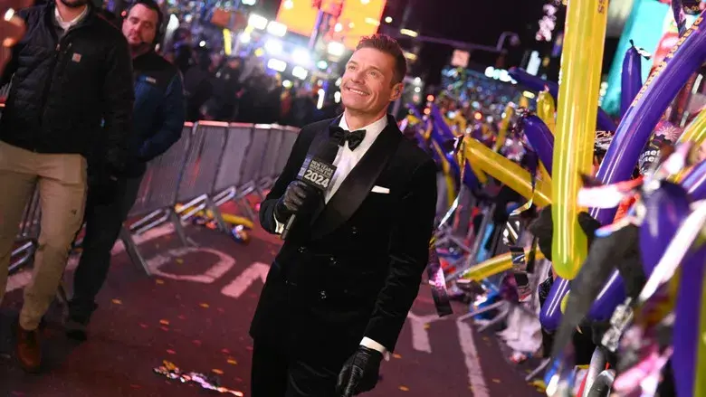 Dick Clark's New Year's Rockin' Eve with Ryan Seacrest - Backdrop