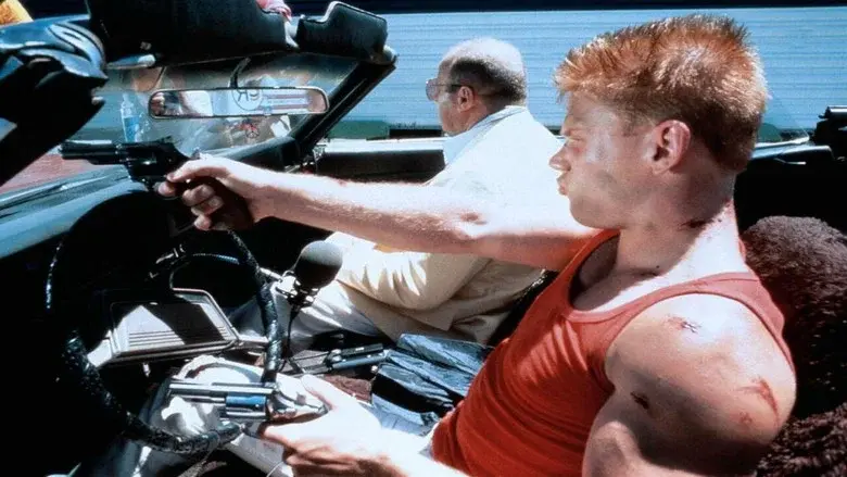 Perseguido por todos - Fondo