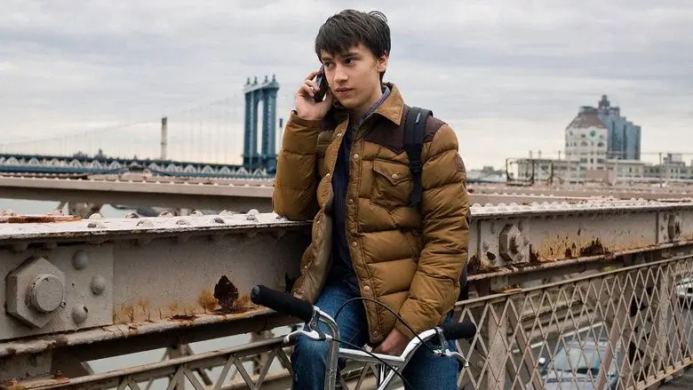 Una historia casi divertida - Fondo