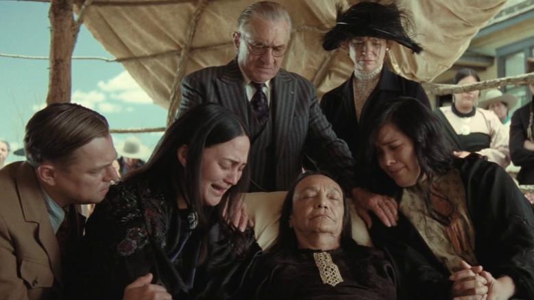 Los asesinos de la luna - Fondo