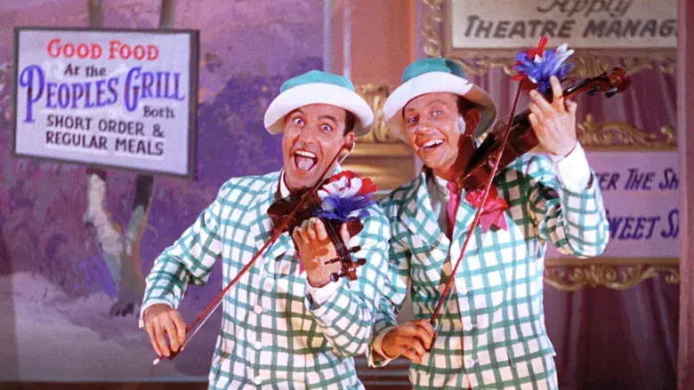 Cantando bajo la lluvia - Fondo