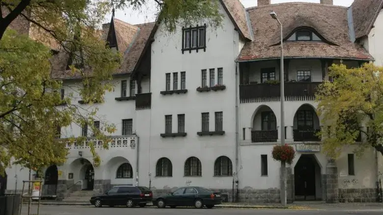 Among Friends - Backdrop