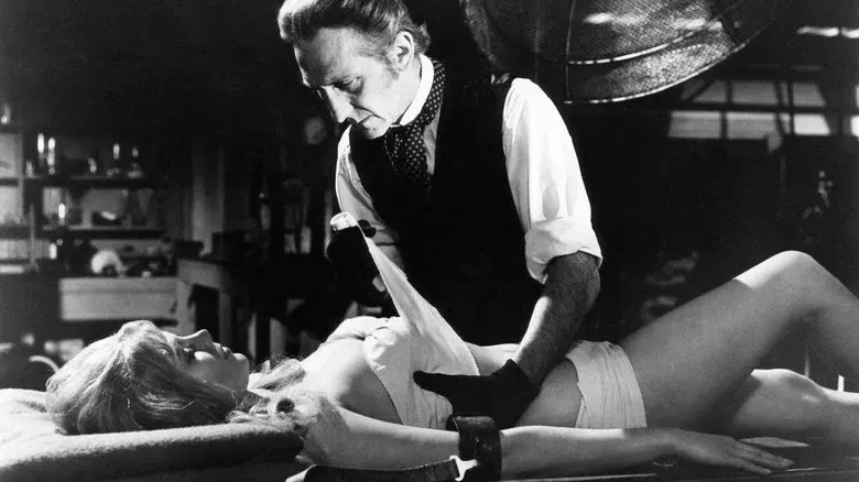 Frankenstein creó a la mujer - Fondo