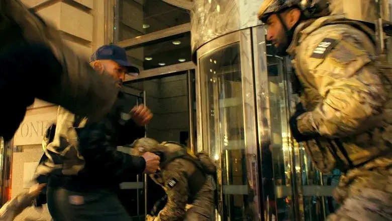 Beekeeper: El protector - Fondo