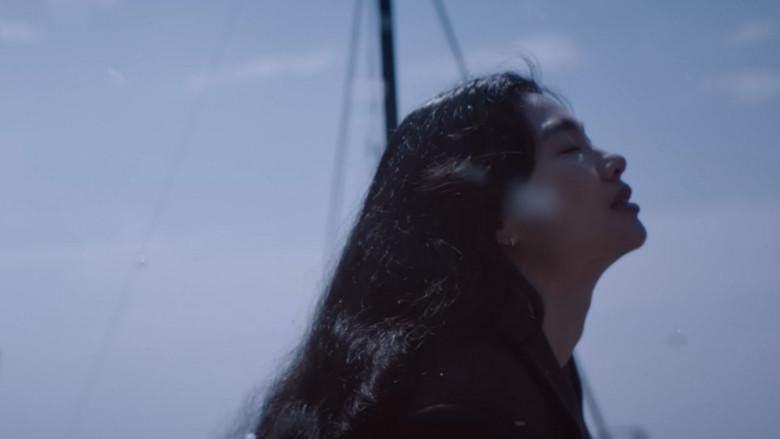 Cool With You - Fondo