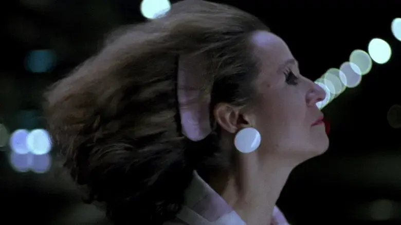 Mujeres al borde de un ataque de nervios - Fondo