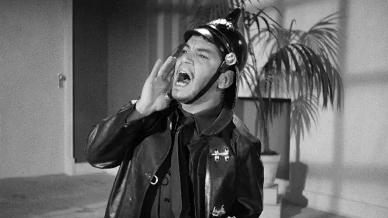 El bombero atómico - Fondo