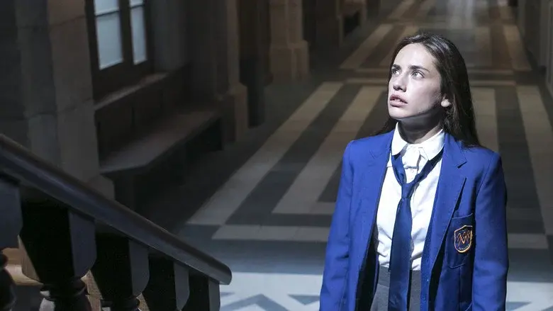 El internado: Las Cumbres - Fondo