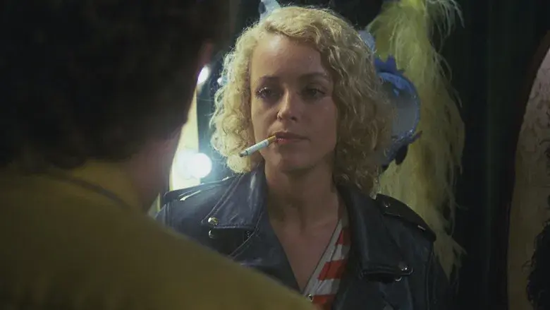 Fanny Straw-Top - Backdrop