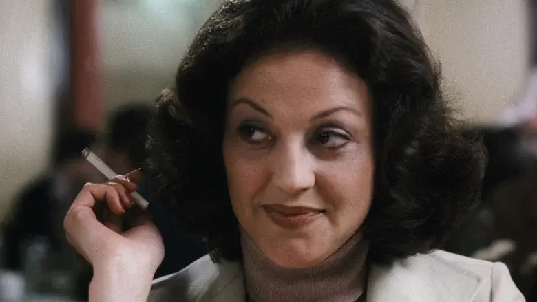 Una mujer descasada - Fondo