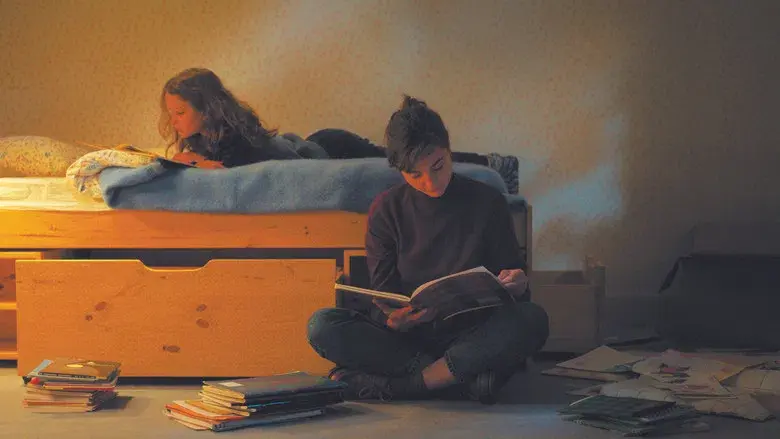 Petite Maman - Fondo