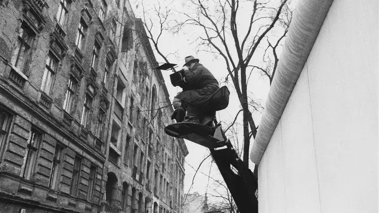 El cielo sobre Berlín - Fondo