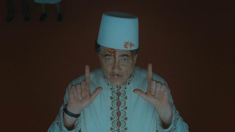 La trama fenicia - Fondo