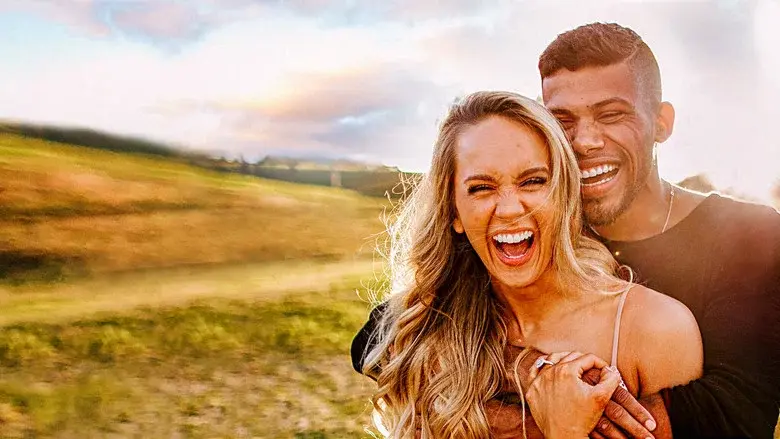 Boda o hipoteca - Fondo